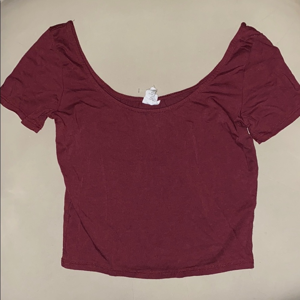 Low neck T-shirt